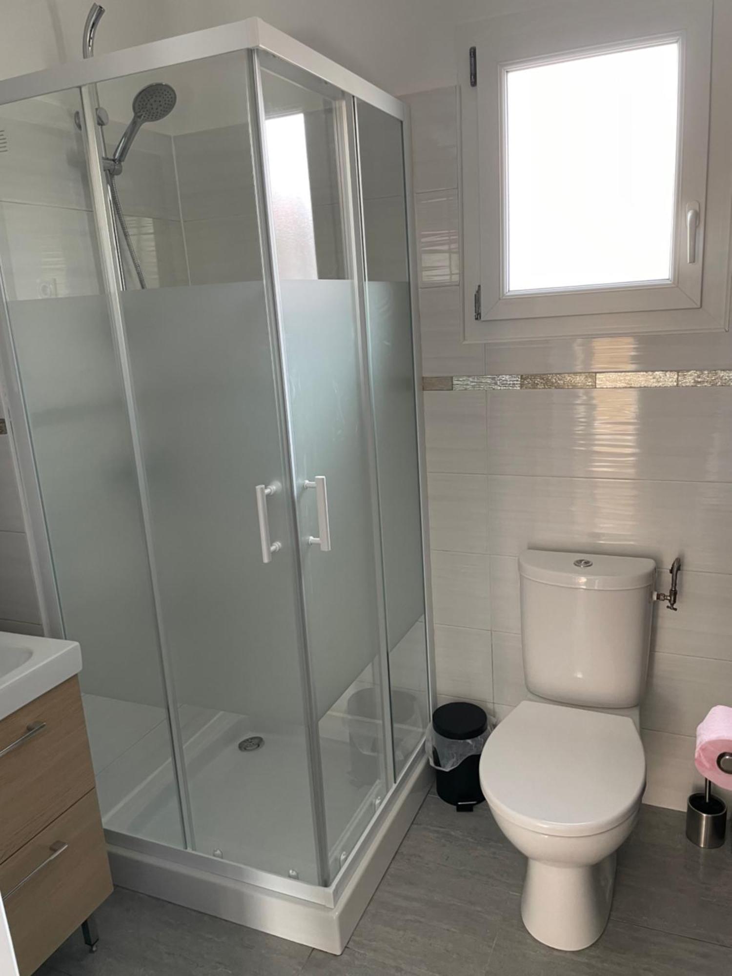Appartement T2 Avec Terrasse Et Cour Cavaillon Exteriér fotografie